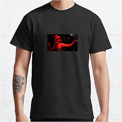 Last Night in Soho is a stylish and unsettling film Last Night In Soho T-Shirts