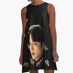 Lee Min Ho in Black and Yellow A Line Dress