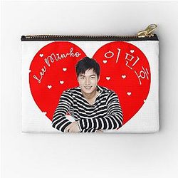 Lee Min Ho with the Zipper Pouch