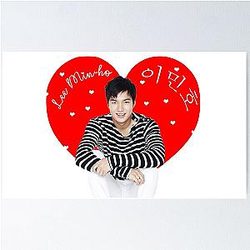 Lee Min Ho with the Poster