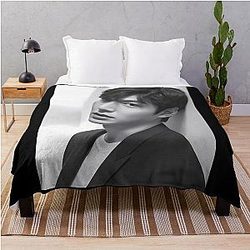 Lee Min Ho V8 Throw Blanket