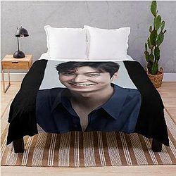 Lee Min Ho V21 Throw Blanket