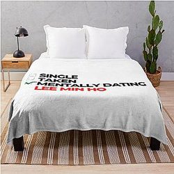 Mentally Dating Lee Min Ho Throw Blanket