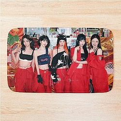 LE SSERAFIM Bath Mat