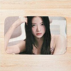 LE SSERAFIM EUNCHAE Bath Mat