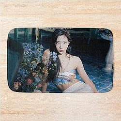 LE SSERAFIM Kazuha Bath Mat