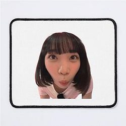 Chaewon LE SSERAFIM Meme Mouse Pad