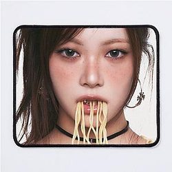 LE SSERAFIM EUNCHAE Mouse Pad