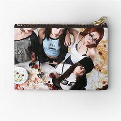 LE SSERAFIM Spaghetti Zipper Pouch