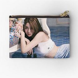 LE SSERAFIM Yunjin Zipper Pouch