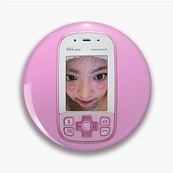 LE SSERAFIM Pin