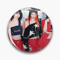 LE SSERAFIM Pin