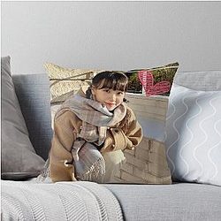 Le Sserafim Chaewon Snow Throw Pillow