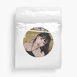 Le Sserafim Chaewon Duvet Cover