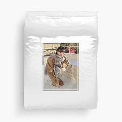 Le Sserafim Chaewon Snow Duvet Cover
