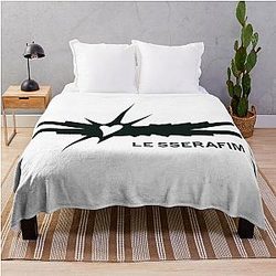 LE SSERAFIM KPOP Throw Blanket