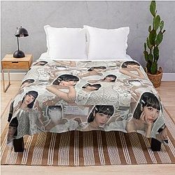 LE SSERAFIM Chaewon Throw Blanket