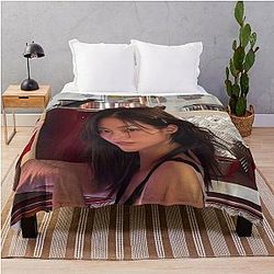 LE SSERAFIM Kazuha Merchandise - Limited Edition K-pop Apparel Throw Blanket