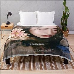 LE SSERAFIM Yunjin Throw Blanket