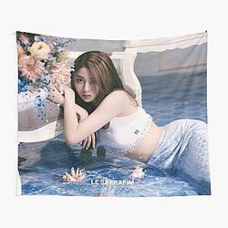 LE SSERAFIM Yunjin Tapestry