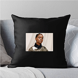 Hollywood Starlet Letitia Wright Pillows Cover