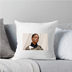 Hollywood Starlet Letitia Wright Pillows Cover