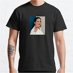 Leading Lady Lily Gladstone T-Shirts