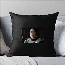 Red Carpet Queen Lily Gladstone Pillows Cover