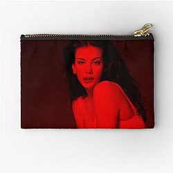 Liv Tyler Celebrity Pouch