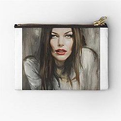 Portrait of Liv Tyler Pouch