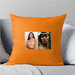 Style Icon Luciane Buchanan Pillows Cover
