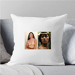 Style Icon Luciane Buchanan Pillows Cover
