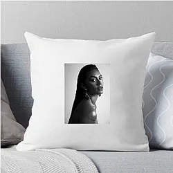 Leading Lady Luciane Buchanan Pillows Cover