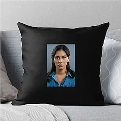 Breakout Actress Luciane Buchanan Pillows Cover