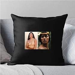 Style Icon Luciane Buchanan Pillows Cover