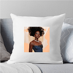 Red Carpet Queen Lupita Nyongo Pillows Cover