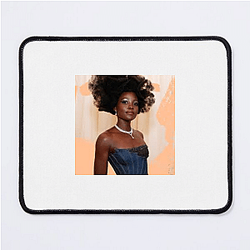 Red Carpet Queen Lupita Nyongo Mouse Pads