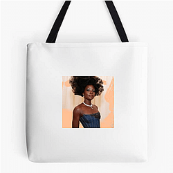 Red Carpet Queen Lupita Nyongo Bags
