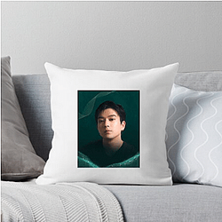 Hollywood Hunk Mackenyu Pillows Cover