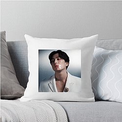 Versatile Actor Mackenyu Pillows Cover