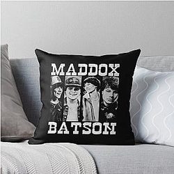 Maddox Batson Pop Country 2025 Vintage Essential T-Shirt Throw Pillow