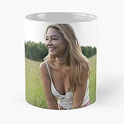 Sarah Cameron Outer Banks Madelyn Cline Classic Mug Unique Gift Ideas for Her from Daughter or Son Cool Novelty Cups 11 Oz
