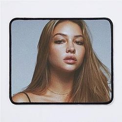 Madelyn Cline Beautiful Actress Mouse Pad
