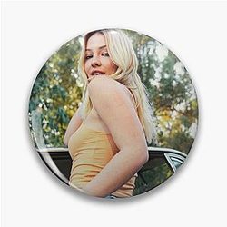 Madelyn Cline Pin