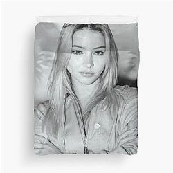 Madelyn Cline Duvet Cover