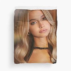 Madelyn Cline Outer Banks Duvet Cover