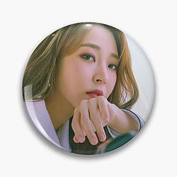 MAMAMOO Moonbyul Seasons Greeting Pin