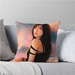 Lovely/The Wheein of Mamamoo Fanart Throw Pillow