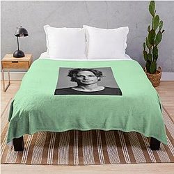 Matthew Gray Gubler Essential T-Shirt Throw Blanket