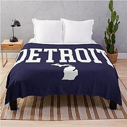 Detroit Michigan College Style Curved Text with State Shape Throw Blanket